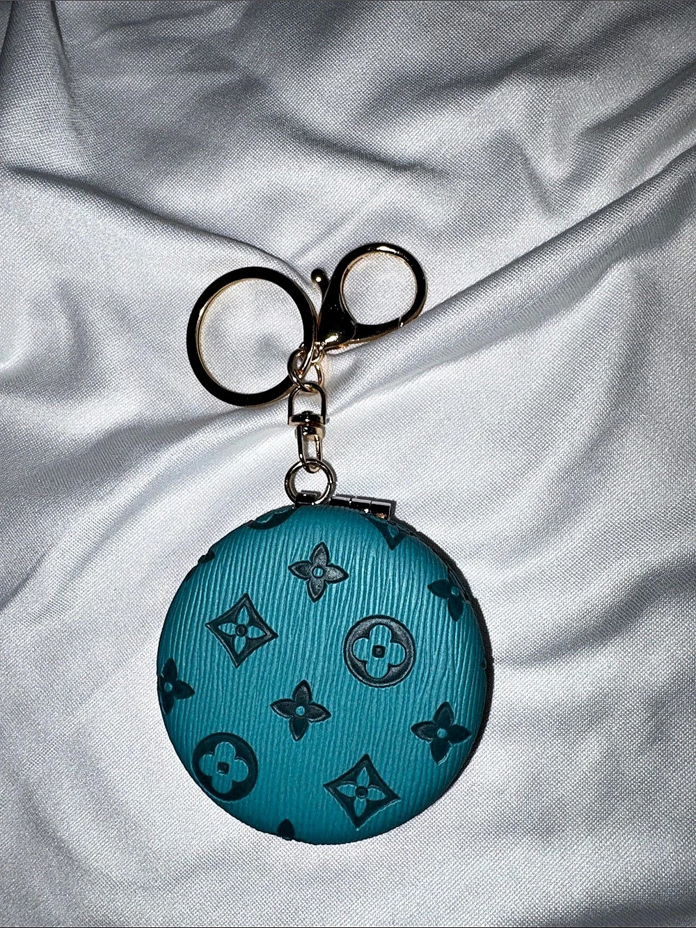 Blue Geometric Round Keychain Compact